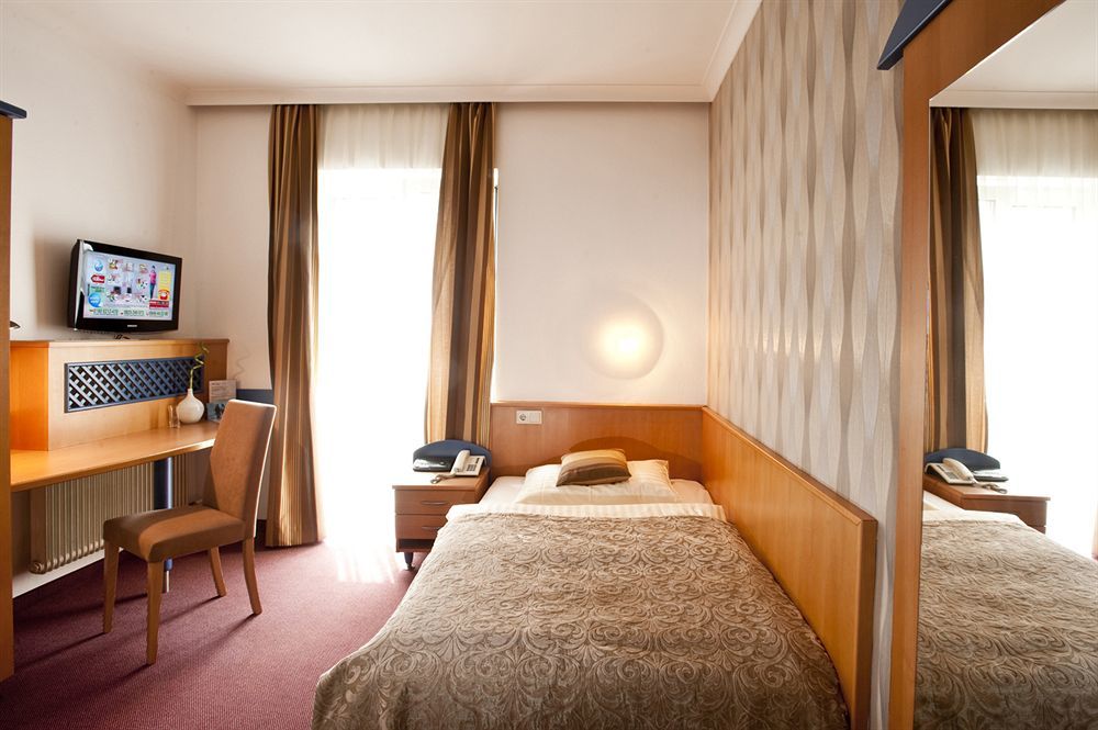 Hotel Geyer Klagenfurt am Woerthersee Exterior foto